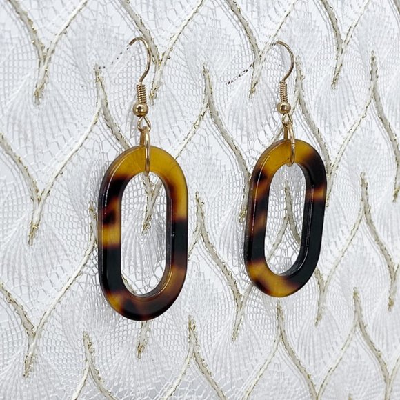 Jewelry - 3/$25 tortoiseshell acrylic oval hoop earrings